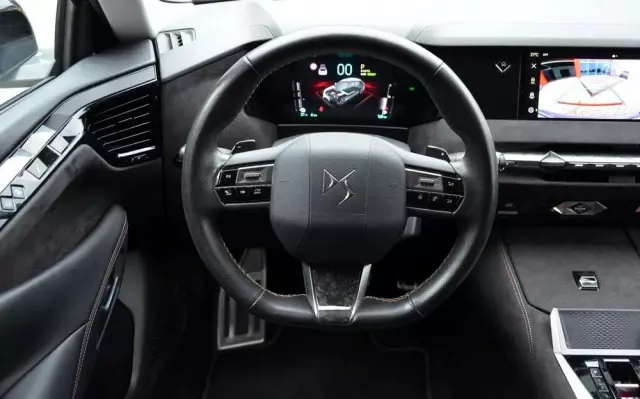 DS AUTOMOBILES DS 4 1.6 E-Tense Performance Line +