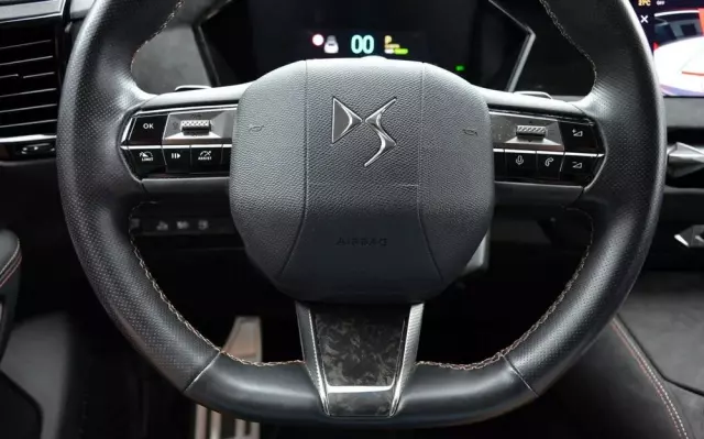 DS AUTOMOBILES DS 4 1.6 E-Tense Performance Line +