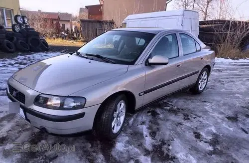 VOLVO S60 