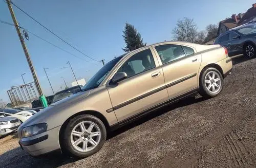 VOLVO S60 