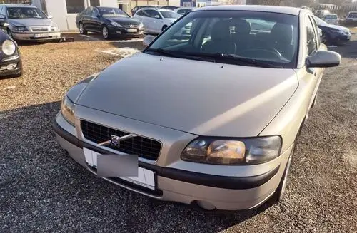 VOLVO S60 