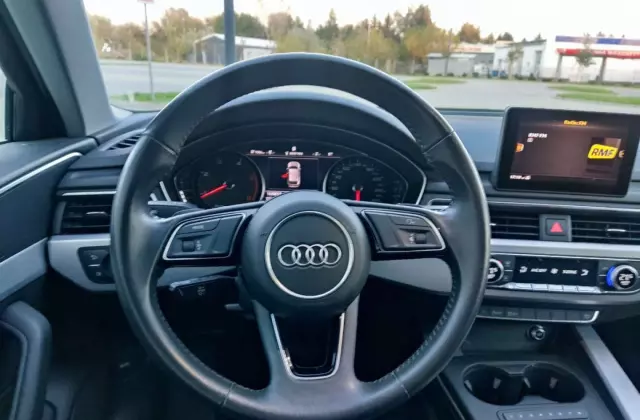 AUDI A4 