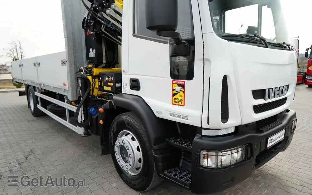 IVECO 180E25 / 4X2 / SKRZYNIOWY 7,5m + HDS HYVA HB150X MAX UDŹWIG 5 200KG / STEROWNIE RADIOWE  / ROTATOR / AUTOMAT 