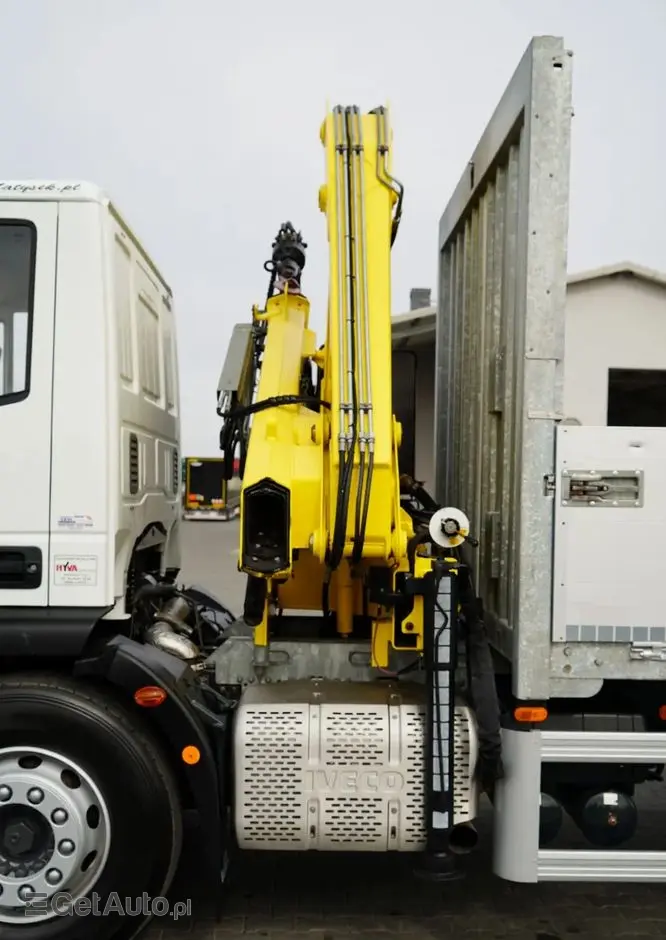 IVECO 180E25 / 4X2 / SKRZYNIOWY 7,5m + HDS HYVA HB150X MAX UDŹWIG 5 200KG / STEROWNIE RADIOWE  / ROTATOR / AUTOMAT 
