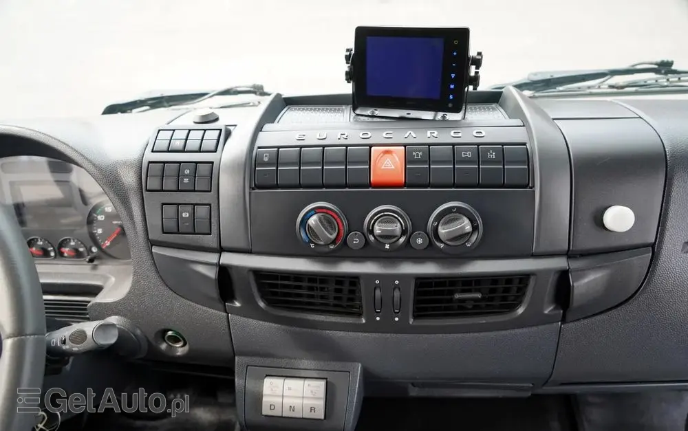 IVECO 180E25 / 4X2 / SKRZYNIOWY 7,5m + HDS HYVA HB150X MAX UDŹWIG 5 200KG / STEROWNIE RADIOWE  / ROTATOR / AUTOMAT 