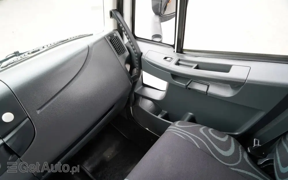 IVECO 180E25 / 4X2 / SKRZYNIOWY 7,5m + HDS HYVA HB150X MAX UDŹWIG 5 200KG / STEROWNIE RADIOWE  / ROTATOR / AUTOMAT 