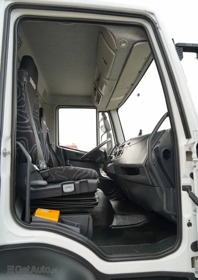 IVECO 180E25 / 4X2 / SKRZYNIOWY 7,5m + HDS HYVA HB150X MAX UDŹWIG 5 200KG / STEROWNIE RADIOWE  / ROTATOR / AUTOMAT 