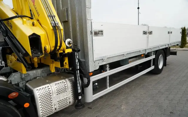 IVECO 180E25 / 4X2 / SKRZYNIOWY 7,5m + HDS HYVA HB150X MAX UDŹWIG 5 200KG / STEROWNIE RADIOWE  / ROTATOR / AUTOMAT 