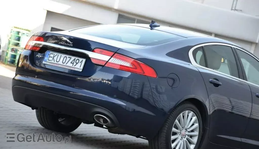 JAGUAR Xf 