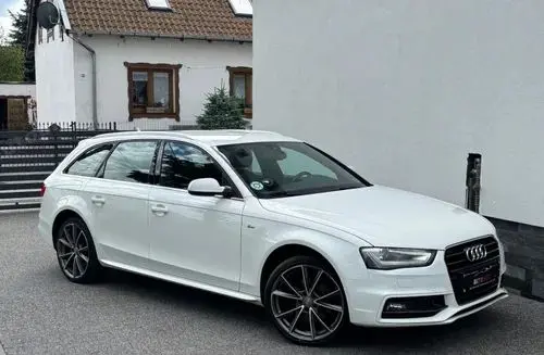 AUDI A4 