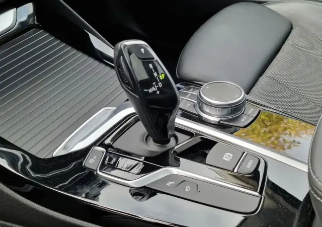 BMW X3 SDrive18d Business Edition sport