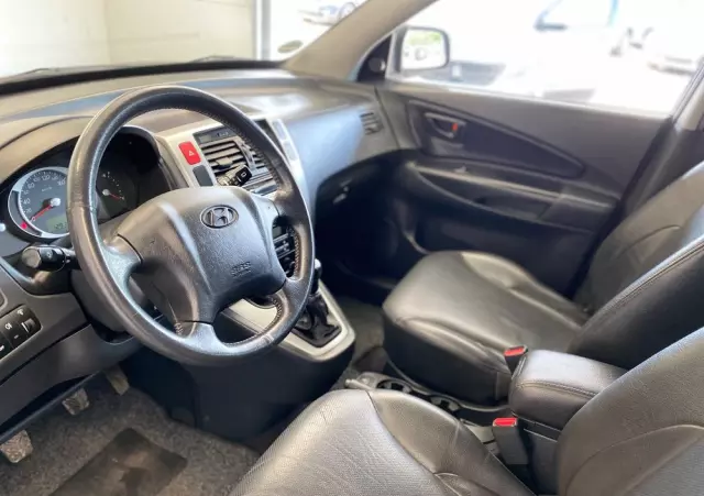 HYUNDAI Tucson 2.0 Elegance / Premium