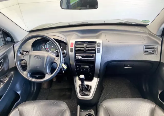 HYUNDAI Tucson 2.0 Elegance / Premium