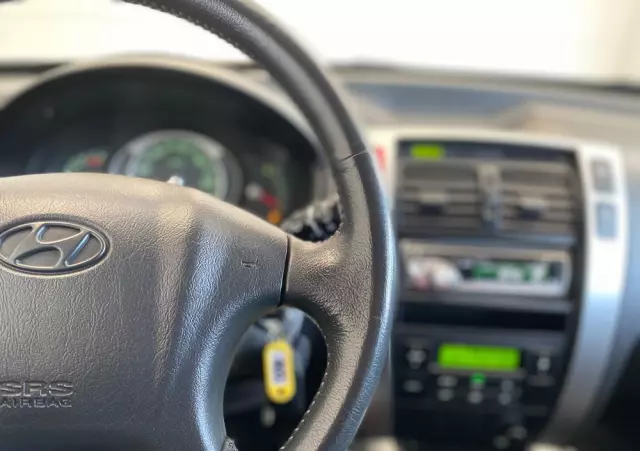 HYUNDAI Tucson 2.0 Elegance / Premium