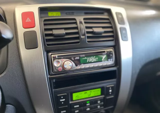 HYUNDAI Tucson 2.0 Elegance / Premium