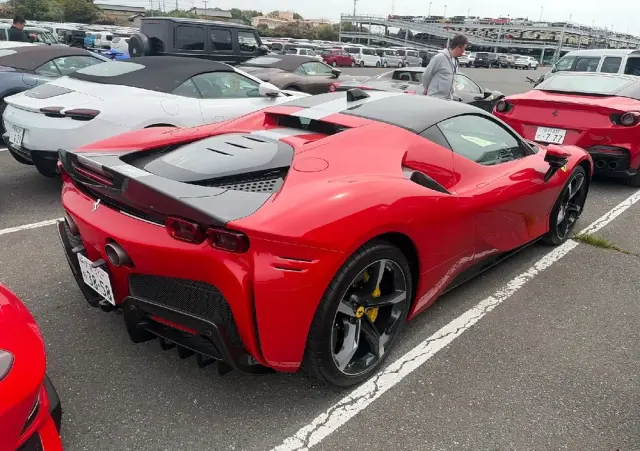 FERRARI SF90 Stradale 