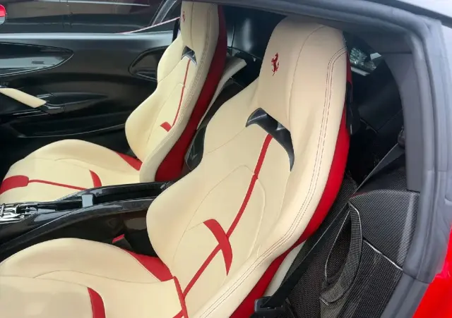FERRARI SF90 Stradale 