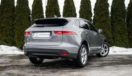 JAGUAR F-Pace 