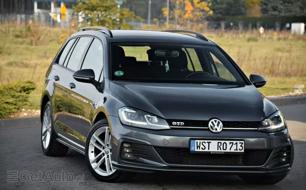 VOLKSWAGEN Golf 