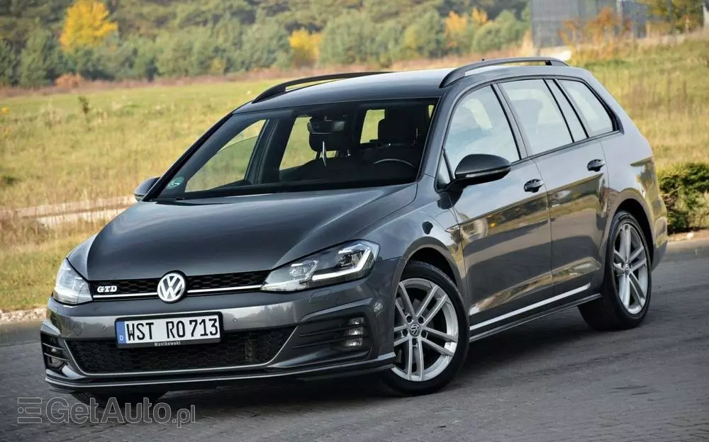 VOLKSWAGEN Golf 