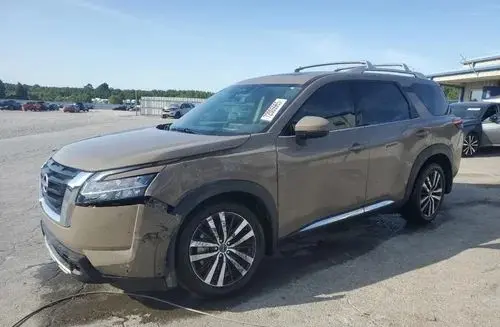 NISSAN Pathfinder 