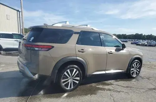 NISSAN Pathfinder 