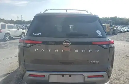 NISSAN Pathfinder 