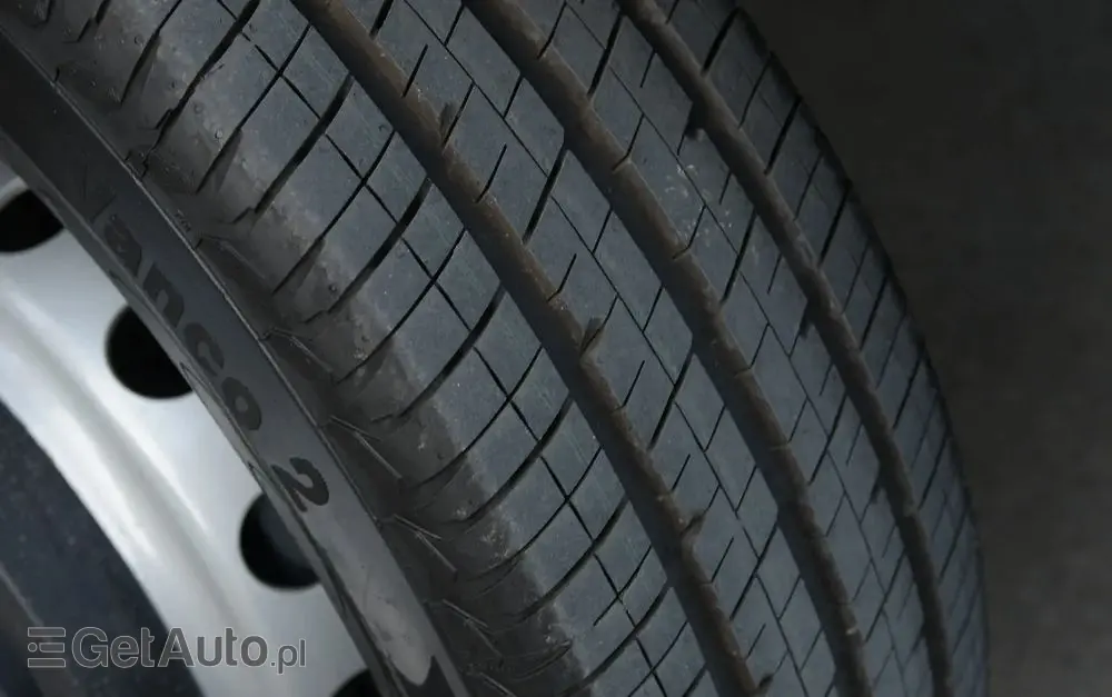 IVECO 72C18  3,0 180KM  Zanotti Z380  230 V 6,1m 12 palet dł -20+20 ładowność 3460kg 