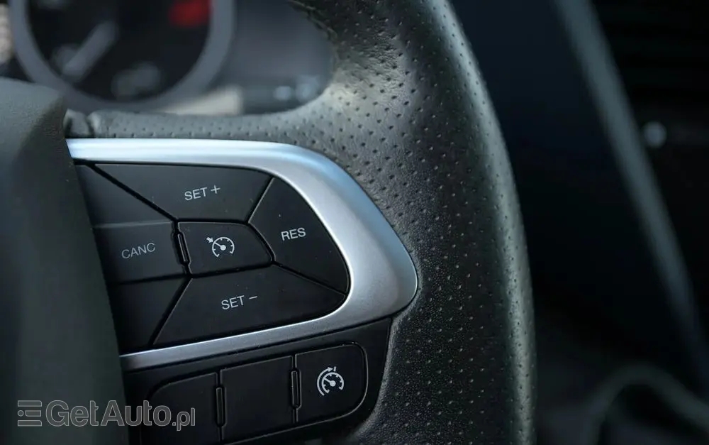 IVECO 72C18  3,0 180KM  Zanotti Z380  230 V 6,1m 12 palet dł -20+20 ładowność 3460kg 