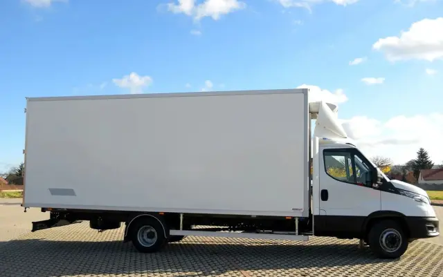 IVECO 72C18  3,0 180KM  Zanotti Z380  230 V 6,1m 12 palet dł -20+20 ładowność 3460kg 