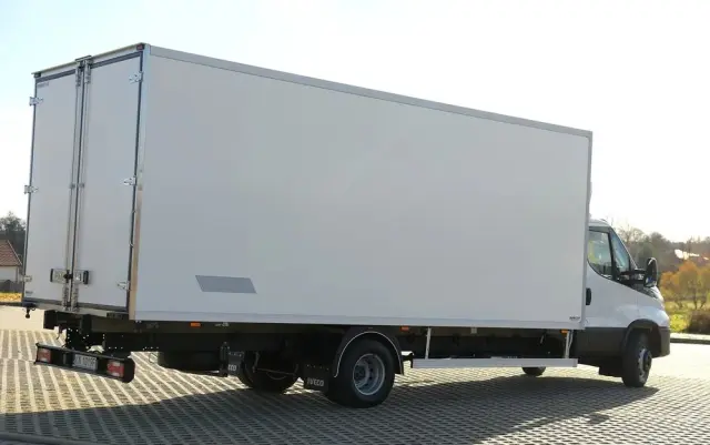 IVECO 72C18  3,0 180KM  Zanotti Z380  230 V 6,1m 12 palet dł -20+20 ładowność 3460kg 