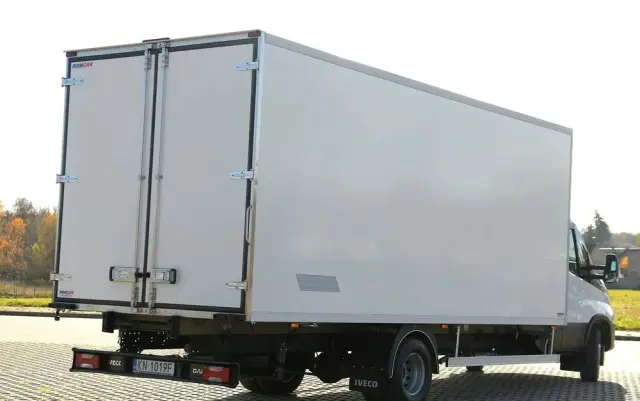 IVECO 72C18  3,0 180KM  Zanotti Z380  230 V 6,1m 12 palet dł -20+20 ładowność 3460kg 