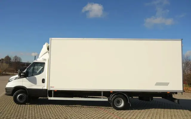 IVECO 72C18  3,0 180KM  Zanotti Z380  230 V 6,1m 12 palet dł -20+20 ładowność 3460kg 