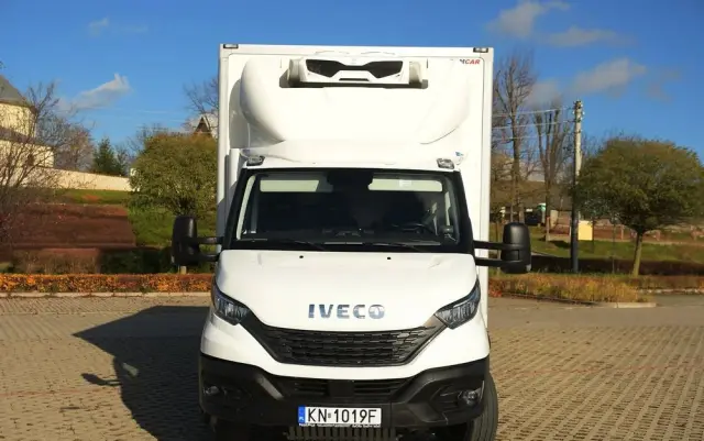 IVECO 72C18  3,0 180KM  Zanotti Z380  230 V 6,1m 12 palet dł -20+20 ładowność 3460kg 
