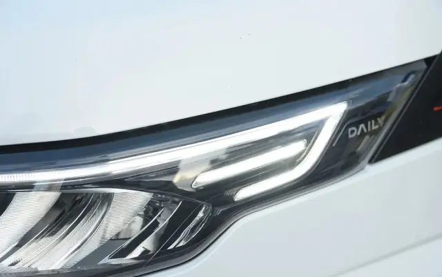 IVECO 72C18  3,0 180KM  Zanotti Z380  230 V 6,1m 12 palet dł -20+20 ładowność 3460kg 