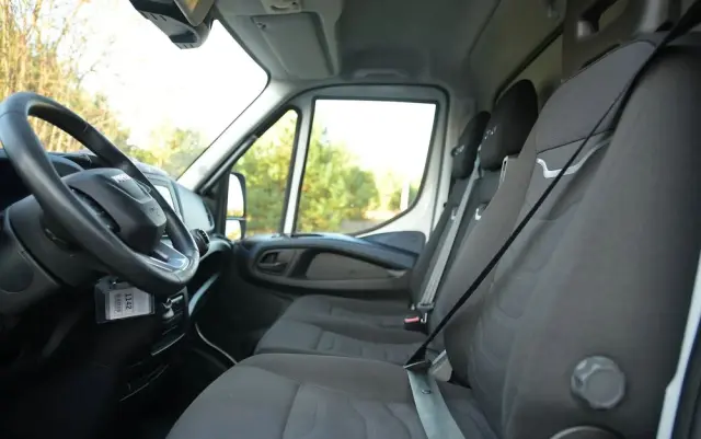 IVECO 72C18  3,0 180KM  Zanotti Z380  230 V 6,1m 12 palet dł -20+20 ładowność 3460kg 