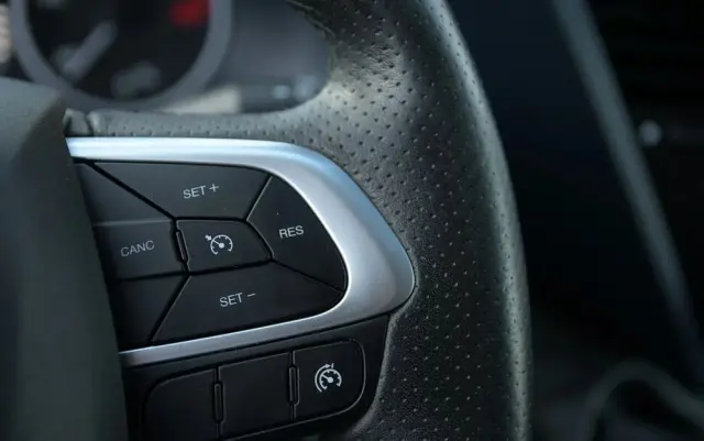 IVECO 72C18  3,0 180KM  Zanotti Z380  230 V 6,1m 12 palet dł -20+20 ładowność 3460kg 