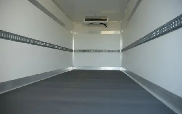 IVECO 72C18  3,0 180KM  Zanotti Z380  230 V 6,1m 12 palet dł -20+20 ładowność 3460kg 