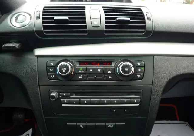 BMW Seria 1 116d DPF Edition Sport