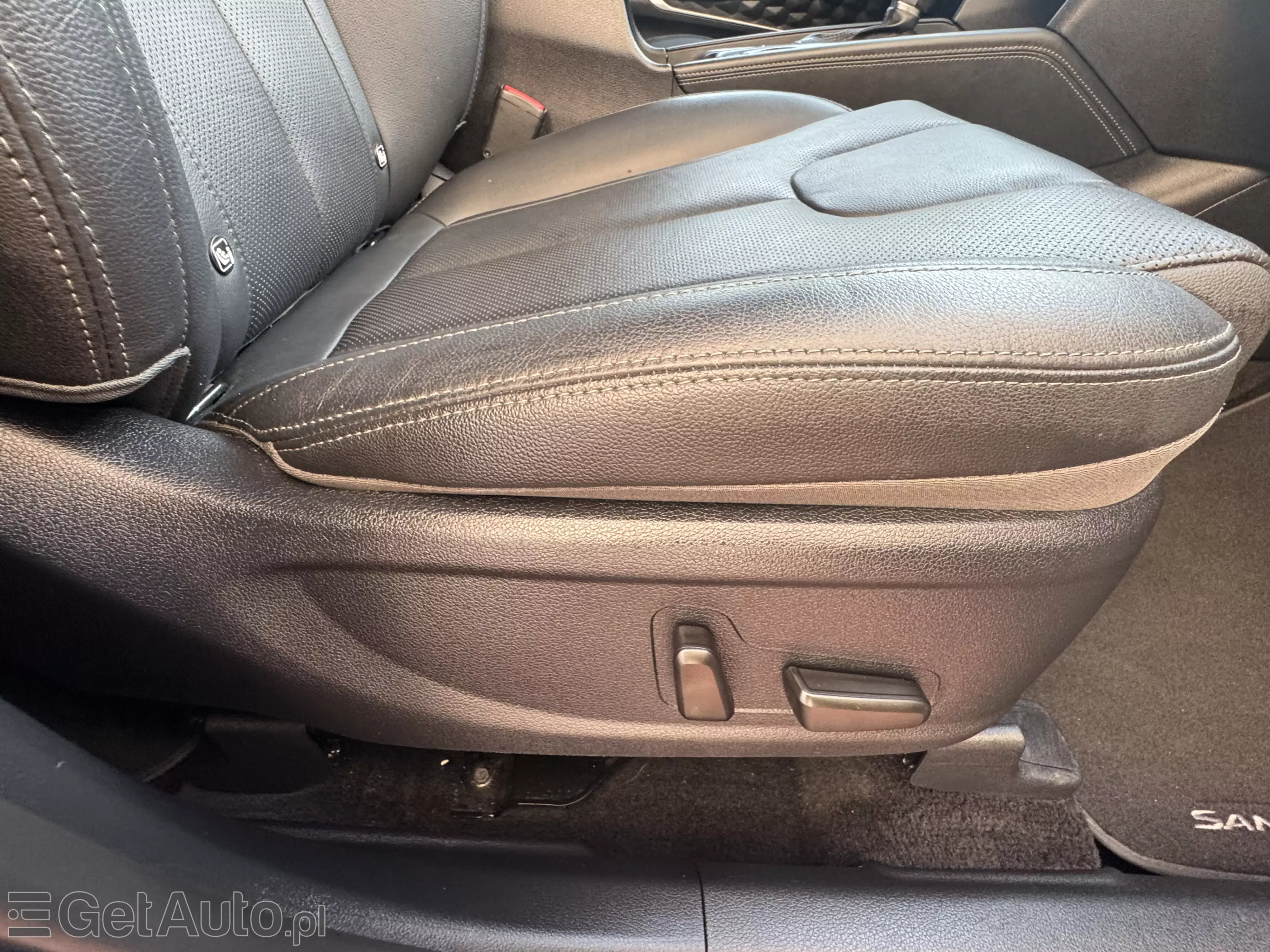 HYUNDAI Santa Fe Premium 4WD Aut.