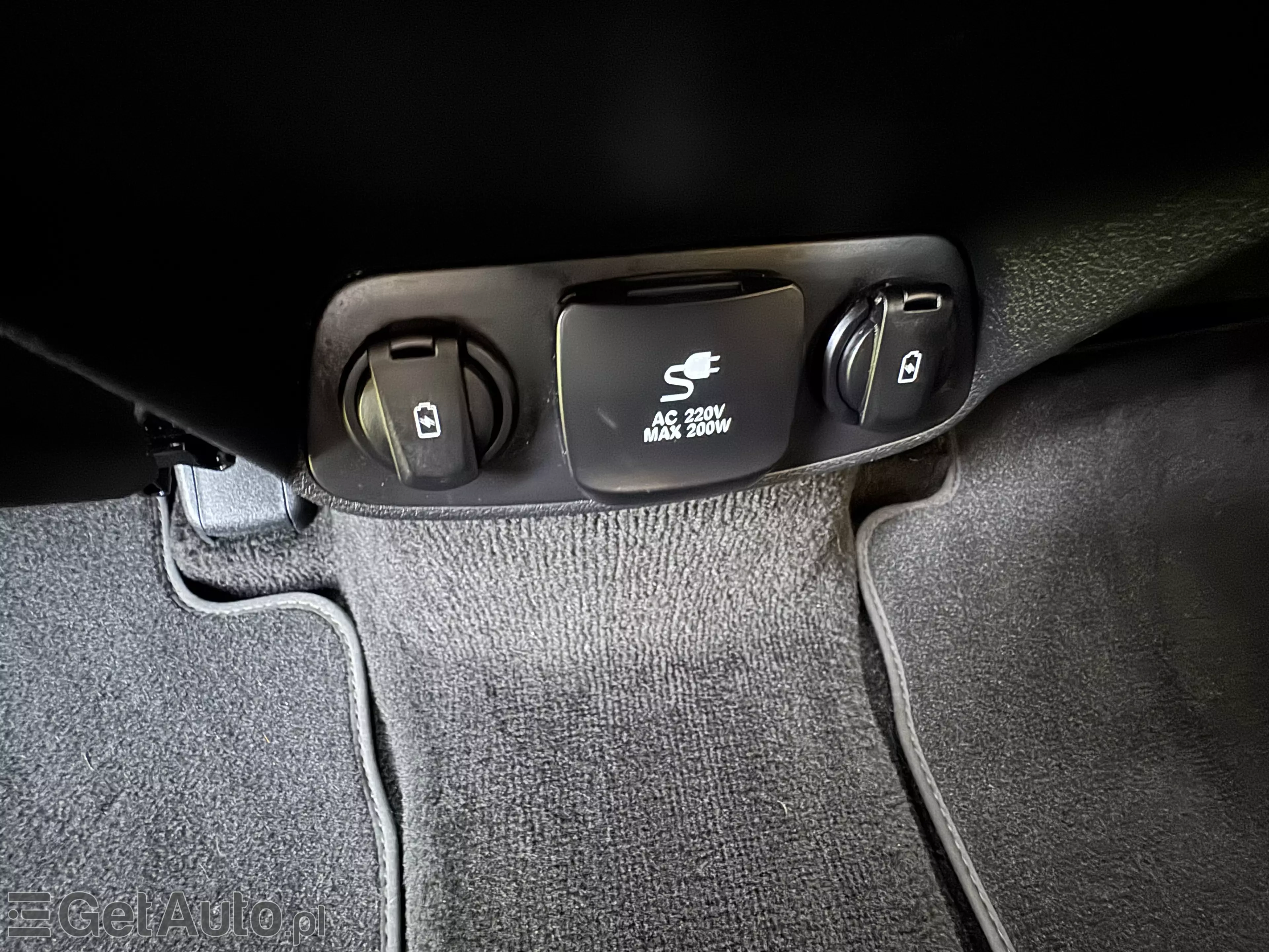 HYUNDAI Santa Fe Premium 4WD Aut.