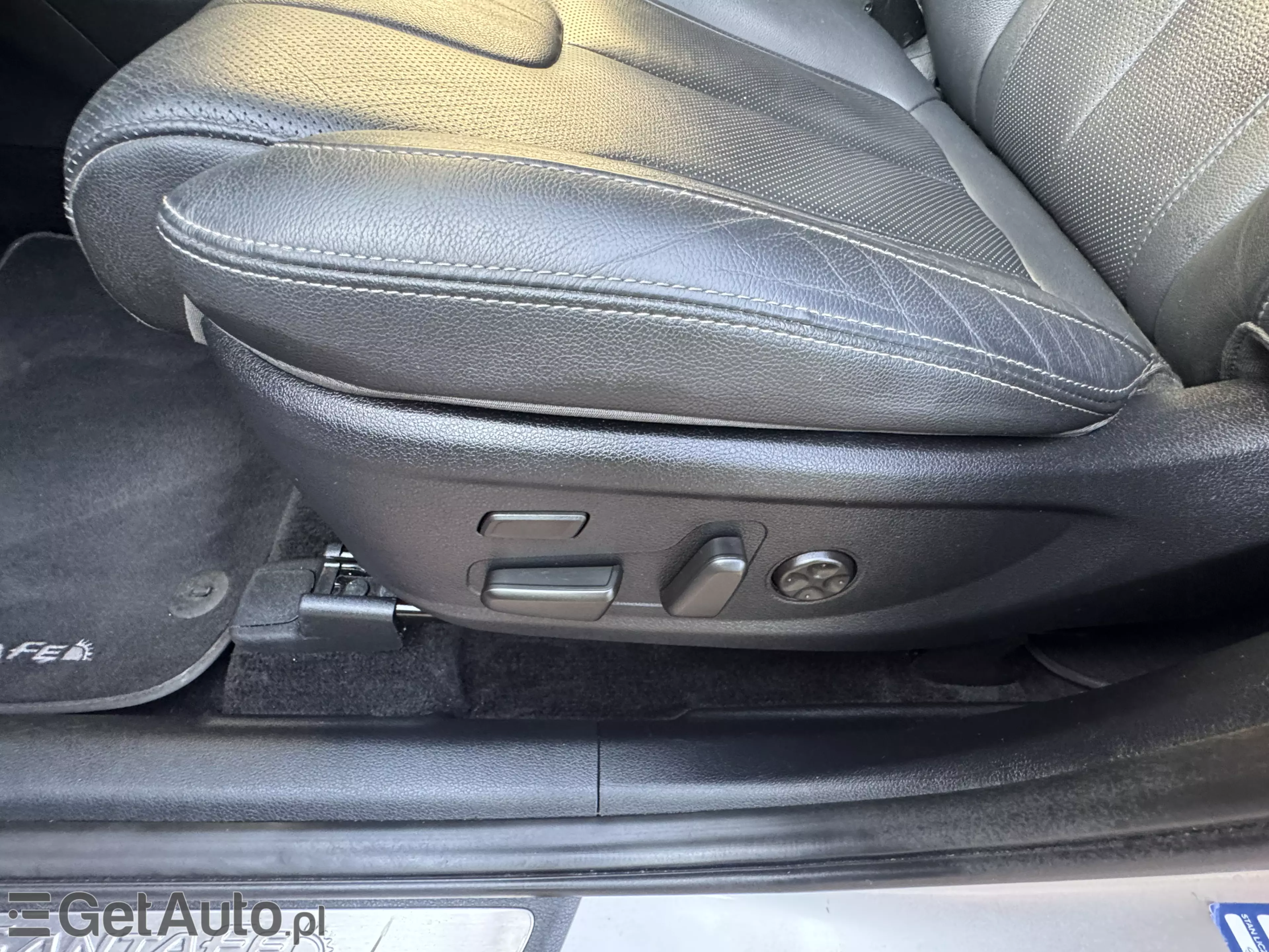 HYUNDAI Santa Fe Premium 4WD Aut.