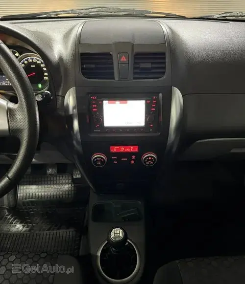 SUZUKI SX4 