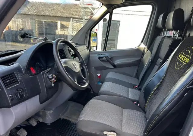 VOLKSWAGEN Crafter 