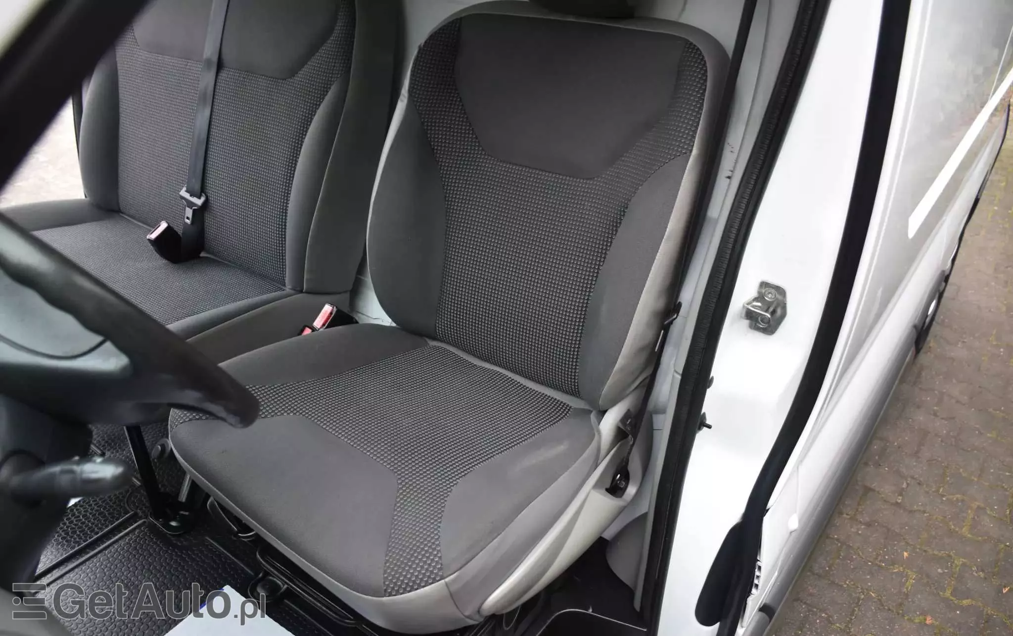 OPEL Vivaro 2.5 CDTI L2H1 Long 