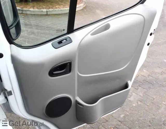 OPEL Vivaro 2.5 CDTI L2H1 Long 