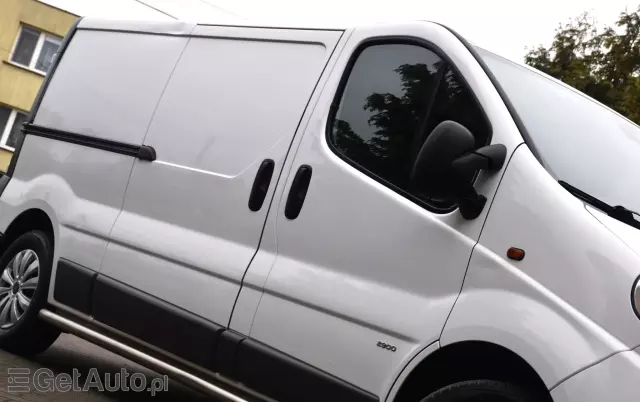 OPEL Vivaro 2.5 CDTI L2H1 Long 