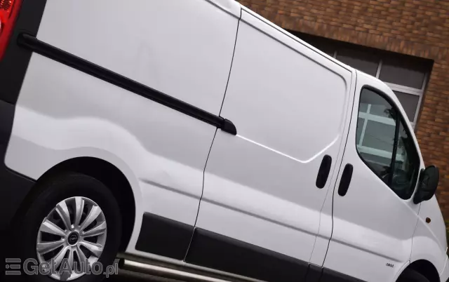 OPEL Vivaro 2.5 CDTI L2H1 Long 