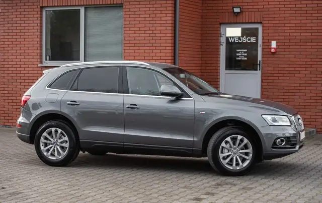 AUDI Q5 