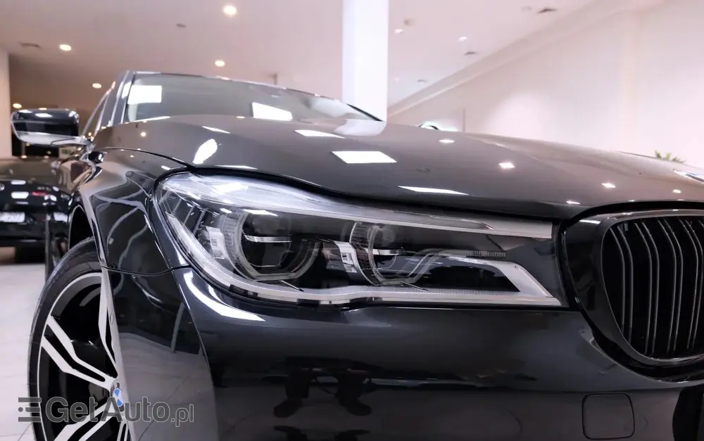 BMW Seria 7 750Li xDrive Edition Exclusive